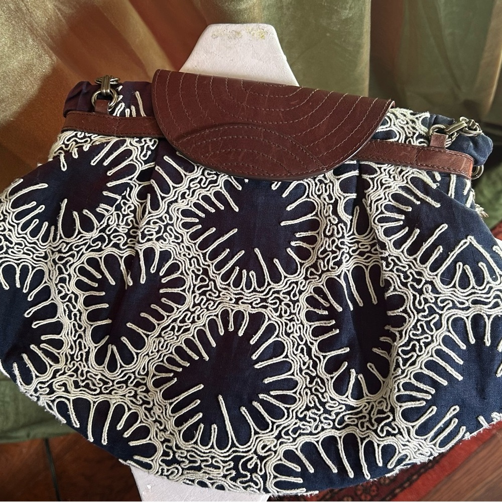 Vintage Y2K Tocca "Oyster" Embroidered Shoulder Bag - Picture 5 of 7